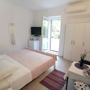 3* Gostinjska kuća Feme