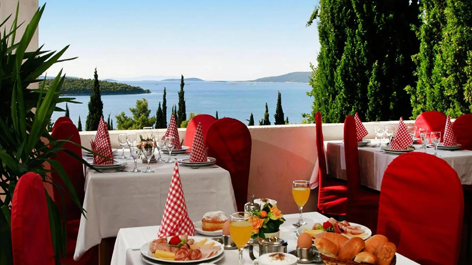 Apartments Medena In Seget Donji, Trogir With Pools Croatia